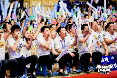 苏宁程序员遇上日本萝莉 自排代码舞卖萌