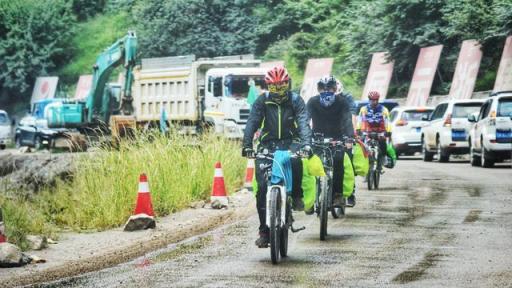 反骑318 挑战烂泥路 麦芒香格里拉环线骑行