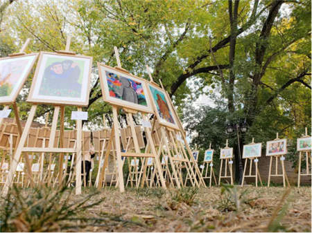 卢旺达大使馆联合侣行、西瓜视频举办“卢旺达山地大猩猩画展”