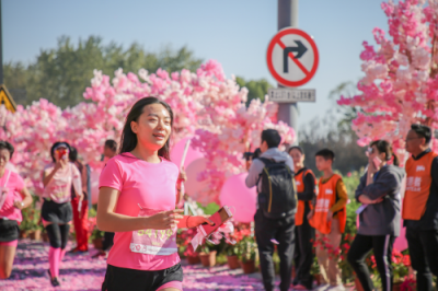 玫琳凯2018杭州国际女子马拉松鲜花跑道正式亮相，粉色布局引爆浪漫少女心?