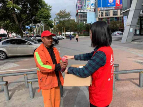 天寒心暖，苏宁超市为一线人员送温暖