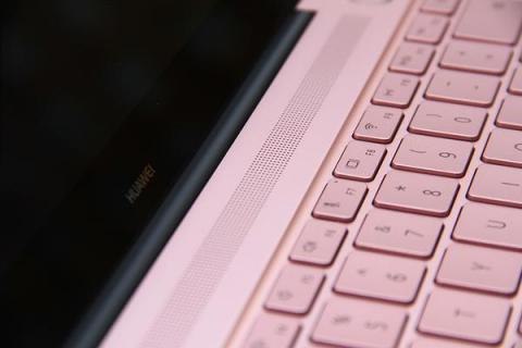 何需妥协MacBook Air？HUAWEI MateBook 13：您身边的优质全面屏轻快本