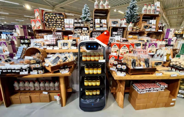 圣诞节来临,普渡机器人上岗欧洲超市