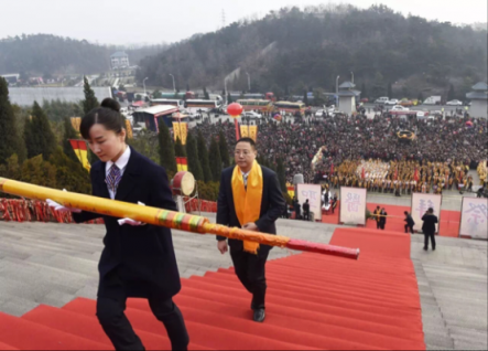 我有幸现场参与张仲景诞辰日盛典，祭拜医圣祈福健康！