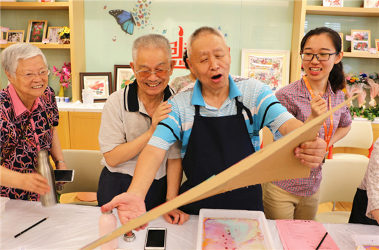 泰康之家口述史纪录片《共和国的建设者》在京举办开机仪式