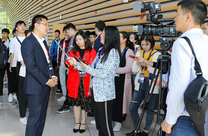 墨子集团董事长鞠格平先生受邀出席第六届中国机器人峰会