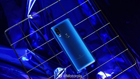 国庆值得买：Moto P50顶级随身电影院 十一出行绝佳伴侣