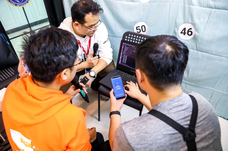 黄健翔秒“变”伊万卡，GeekPwn2019再曝AI漏洞