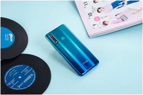 “v快不破”活动狂欢大促，vivo Z5系列潮酷双11