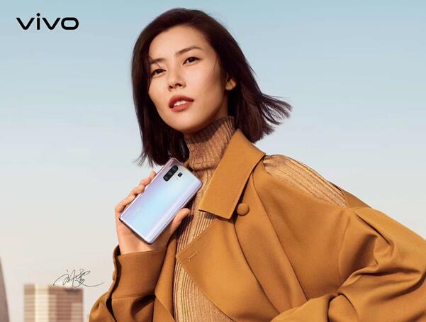 vivo X30 × 刘雯时尚大片首曝光，高级质感一跃而出