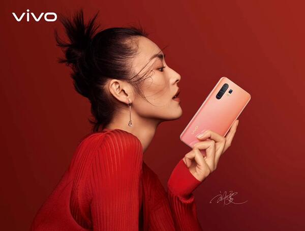 vivo X30 × 刘雯时尚大片首曝光，高级质感一跃而出