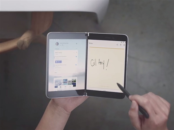 微软重返手机市场！副总裁展示Surface Duo真机：无后置镜头