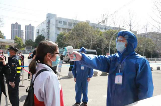 桂花网测温手环体温监测方案走进校园 助力学校安全复学