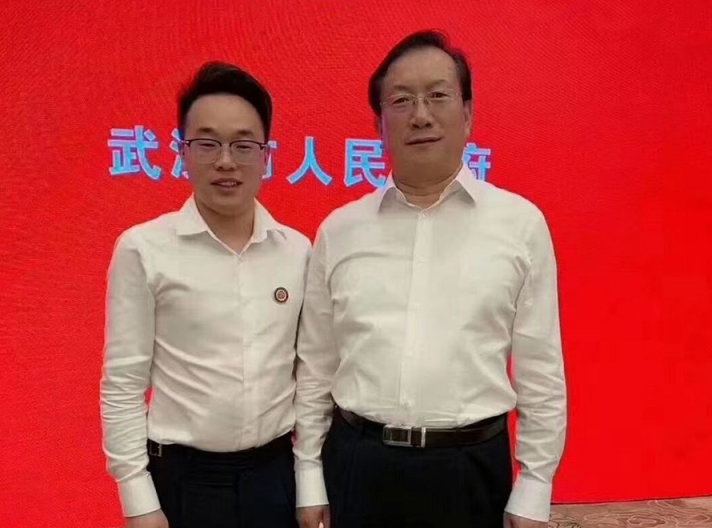 定制链苏超超受邀参加“知名鲁商，走进武汉”大会，受市委领导接见