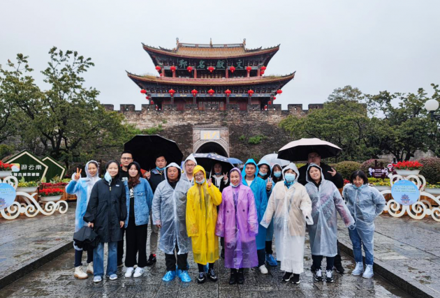 鸿文十大功勋人物云南游：不负韶华，荣耀出发