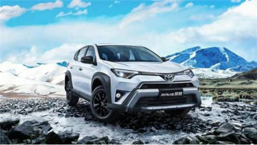 RAV4荣放双擎版，拥有傲视同级的三种四驱系统