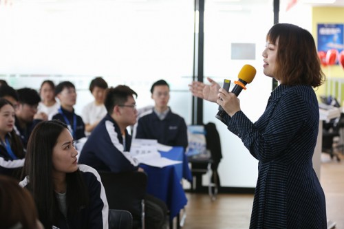 补位家庭教育，作业帮开启辅导老师家庭陪伴之旅