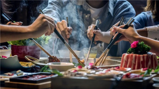 血脂偏高怎么办？调整饮食，更要注意补充汤臣倍健鱼油软胶囊！