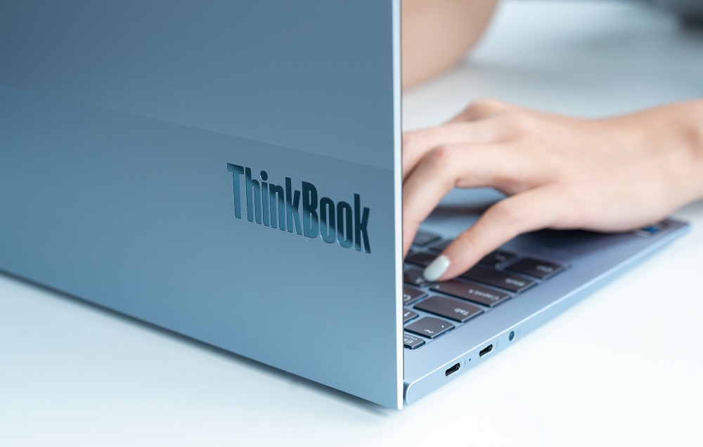 新青年创业第一本ThinkBook 13x全新颜色冰雪蓝，正式亮相联想Tech World