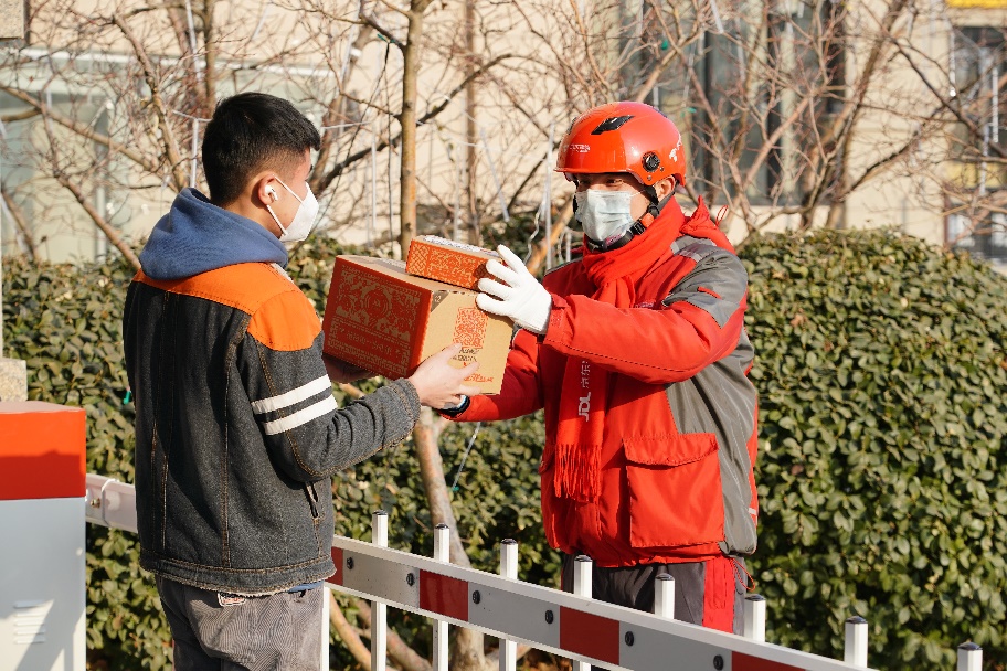 京东助力“春节送”商家销量爆发增长 入仓新商家享5折配送优惠.jpg