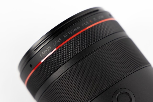 【有料评测】佳能RF135mm F1.8镜头评测：高画质远摄定焦新标准 