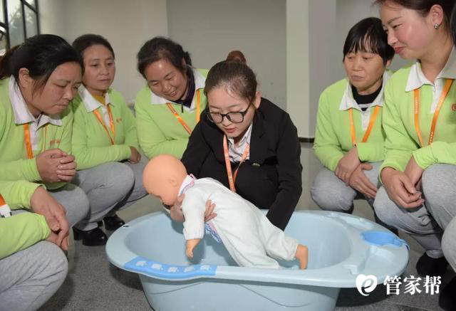 管家帮标准育婴培训体系 打造专业高质育婴师
