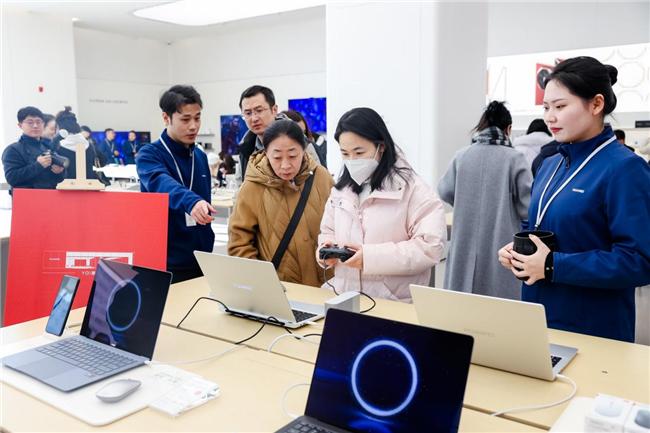 “YO!原”千里来相会 华为智能生活馆·太原茂业重装开业