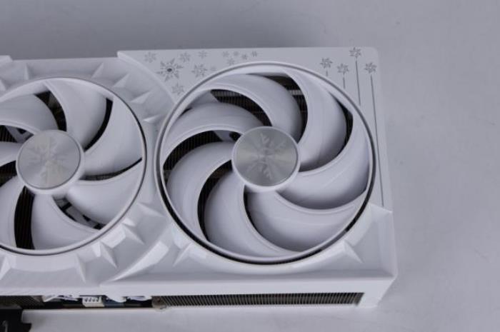 耕升 GeForce RTX 5090 D 解禁全新AI 兵器库！DLSS 4开启狂暴性能模式！