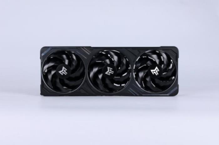 支持DLSS4，影驰 RTX 5080 金属大师OC评测